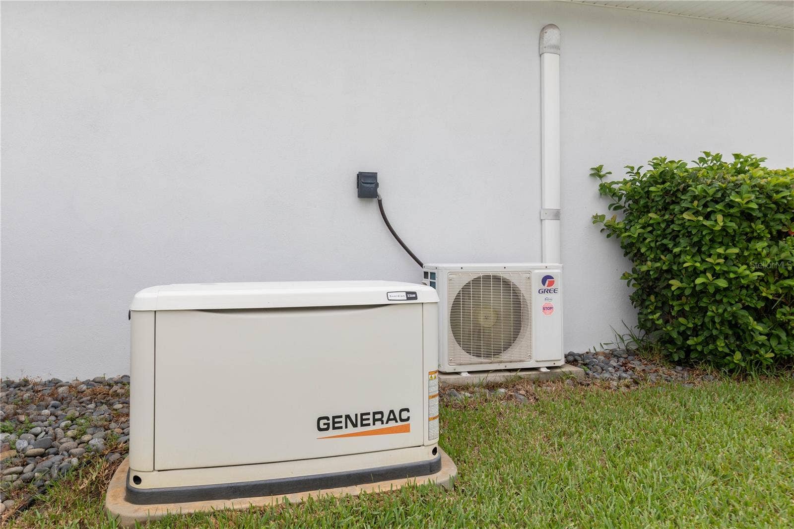 2 ROBIN PLACE, Palm Coast, FL 32164 22 kW Generac back up generator