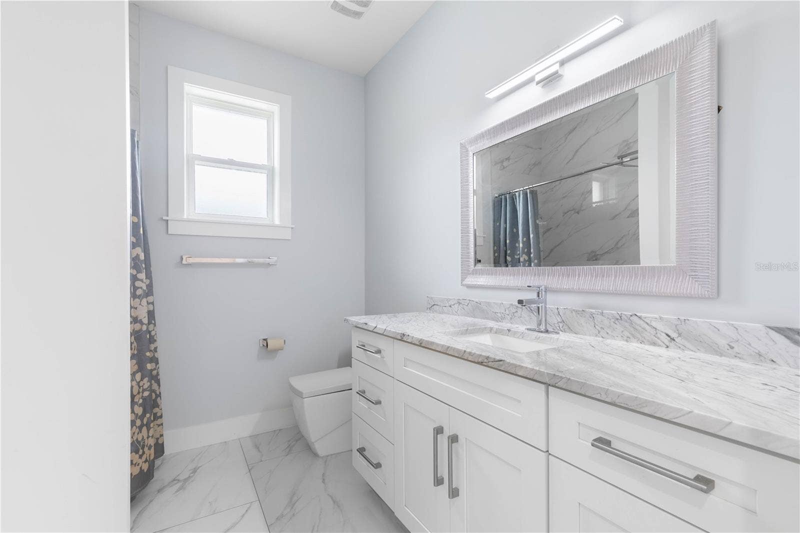 2 ROBIN PLACE, Palm Coast, FL 32164 Guest bath