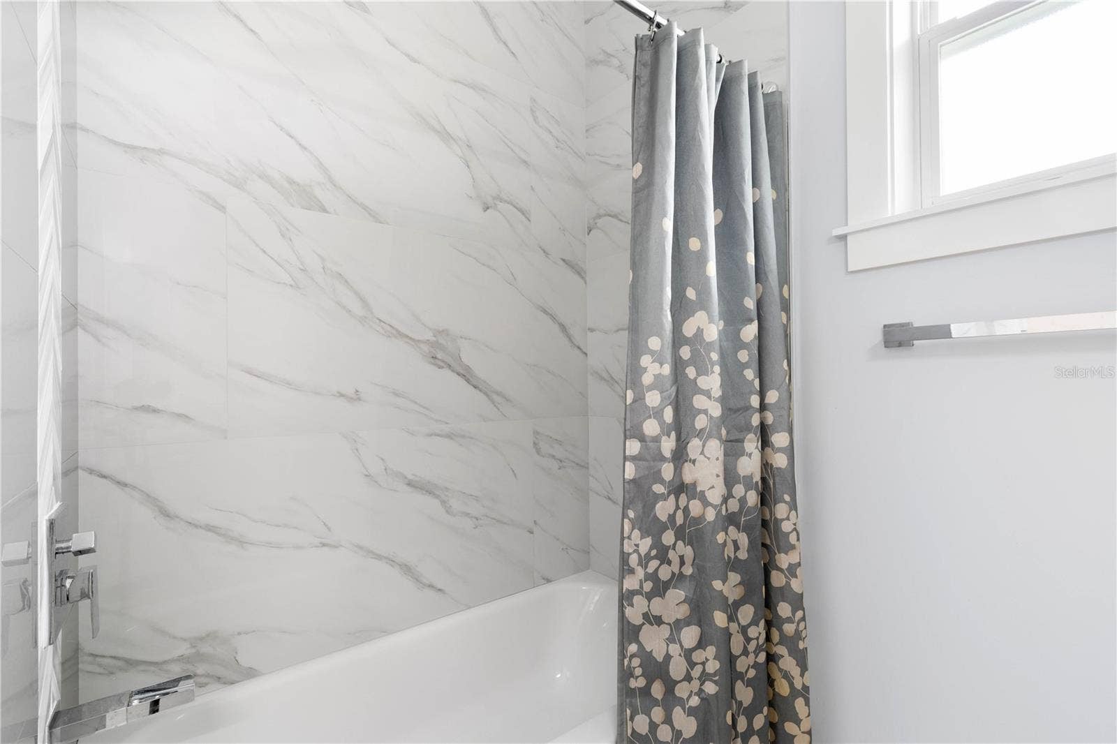 2 ROBIN PLACE, Palm Coast, FL 32164 Guest bath