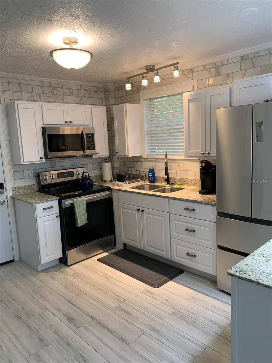 1724 HELENA STREET, Jacksonville, FL 32208 Interior Duplex Images