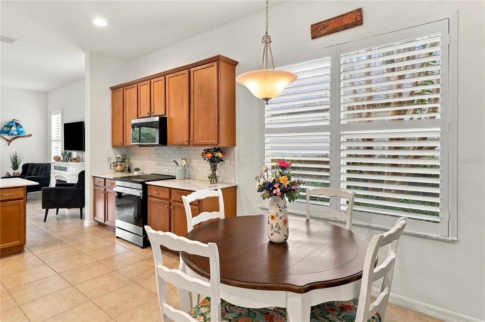 Breakfast nook/kitchen