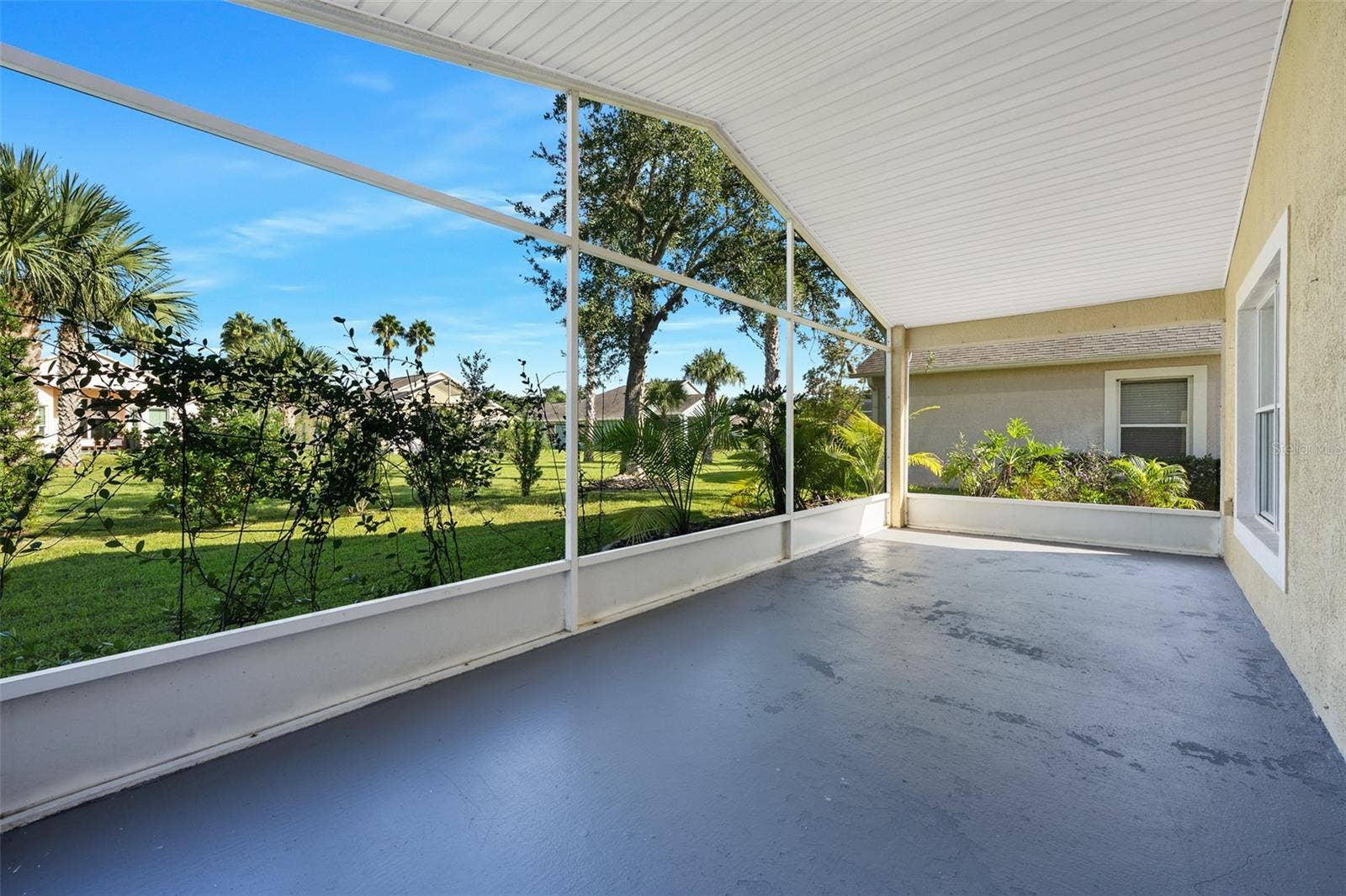 26x10 screened porch