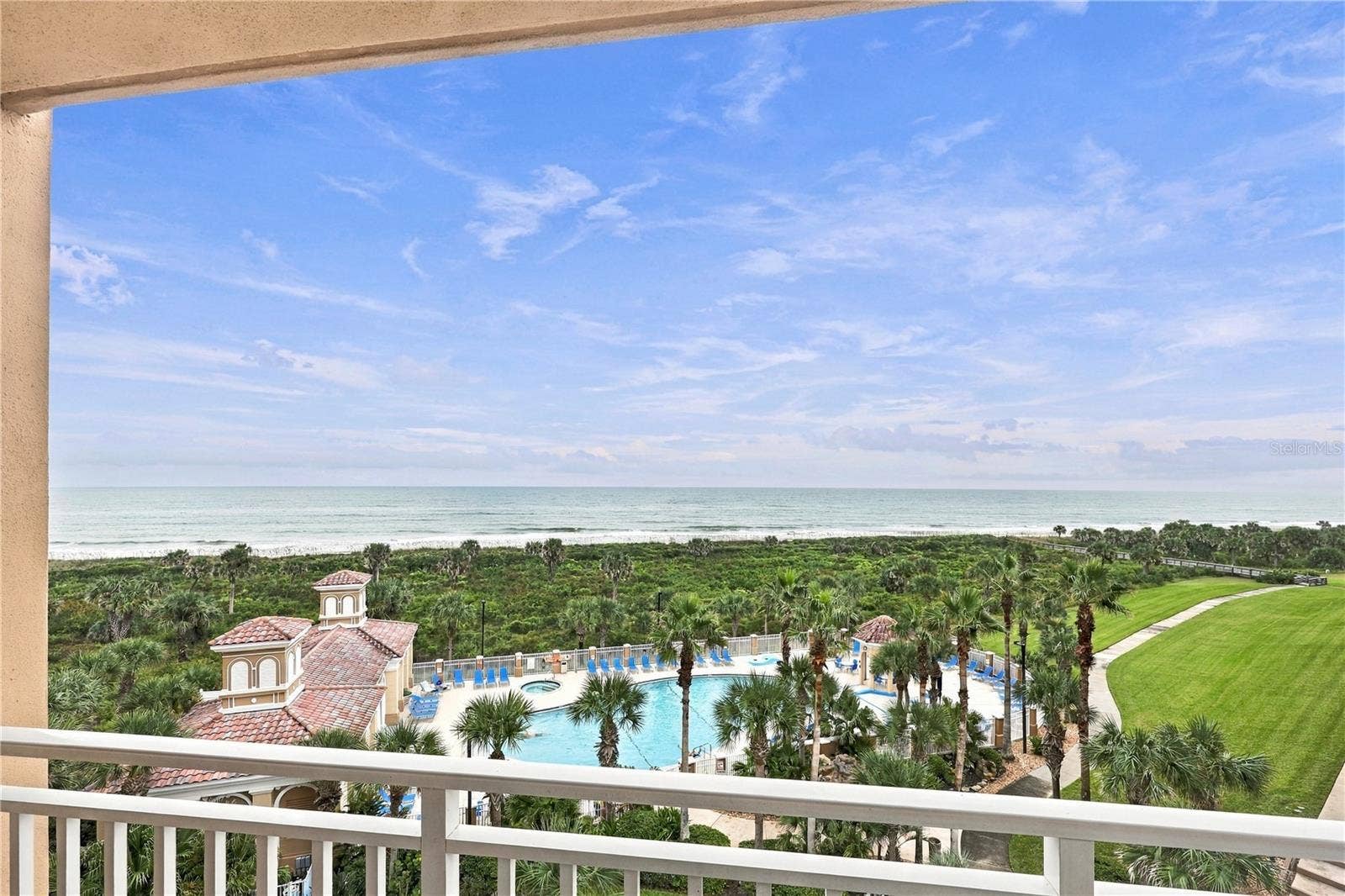 Ocean Front Blacony & Pool