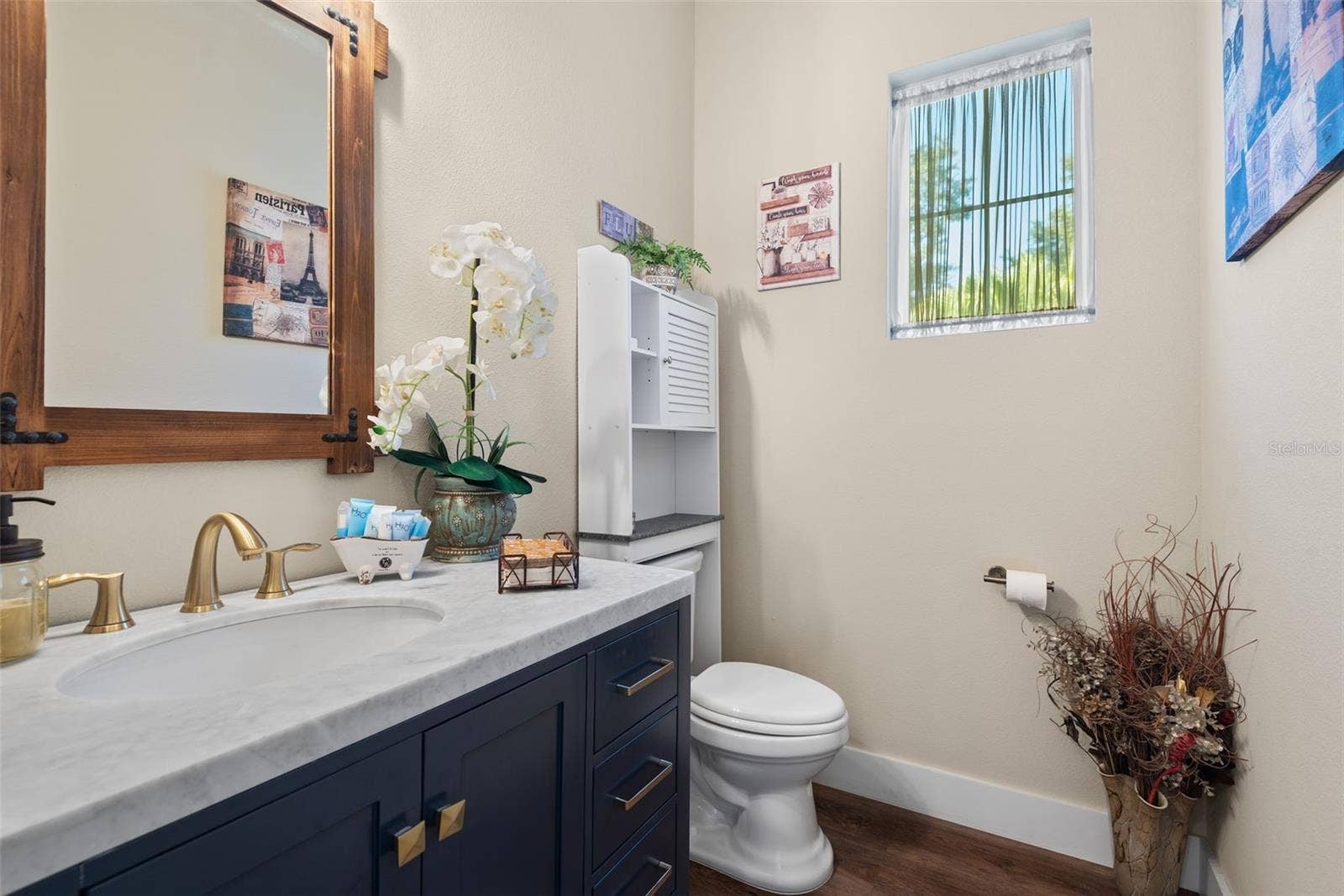 Guest Half Bath
