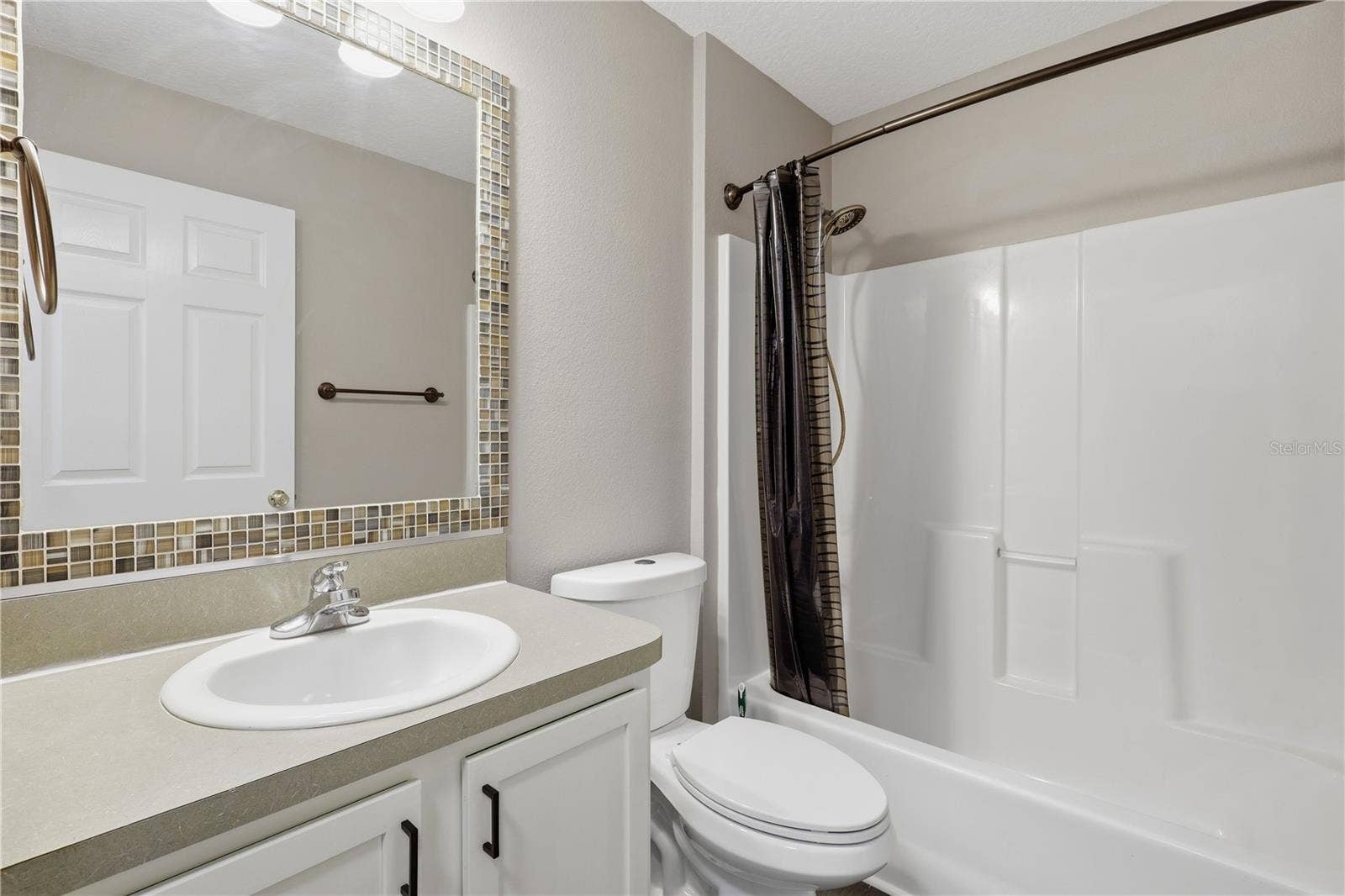 90 ZEPHYR LILY TRAIL, Palm Coast, FL 32164 90 ZEPHYR LILY TRAIL, Palm Coast, FL 32164