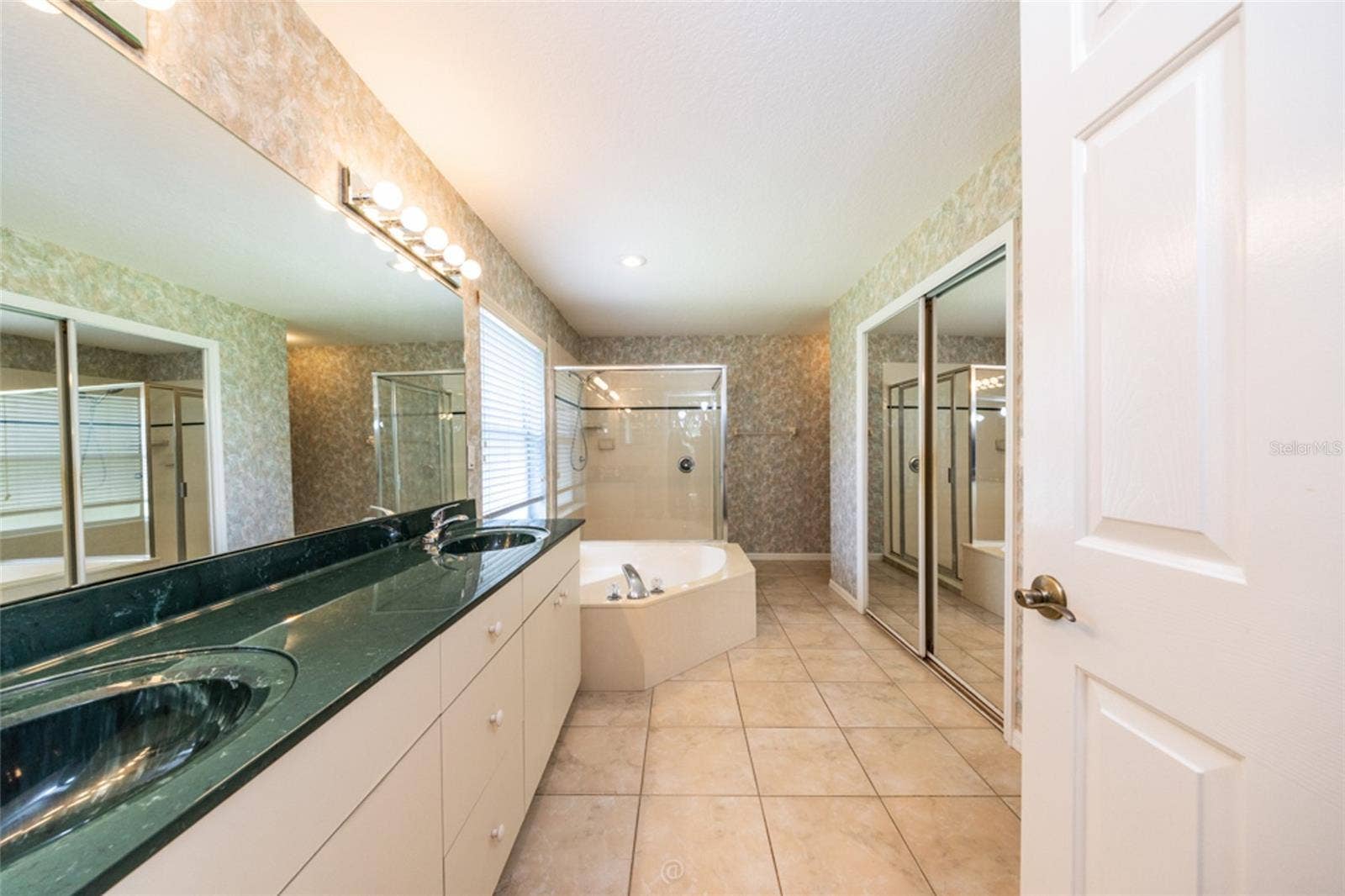3755 CARRICK DRIVE, Ormond Beach, FL 32174 Dual sinks