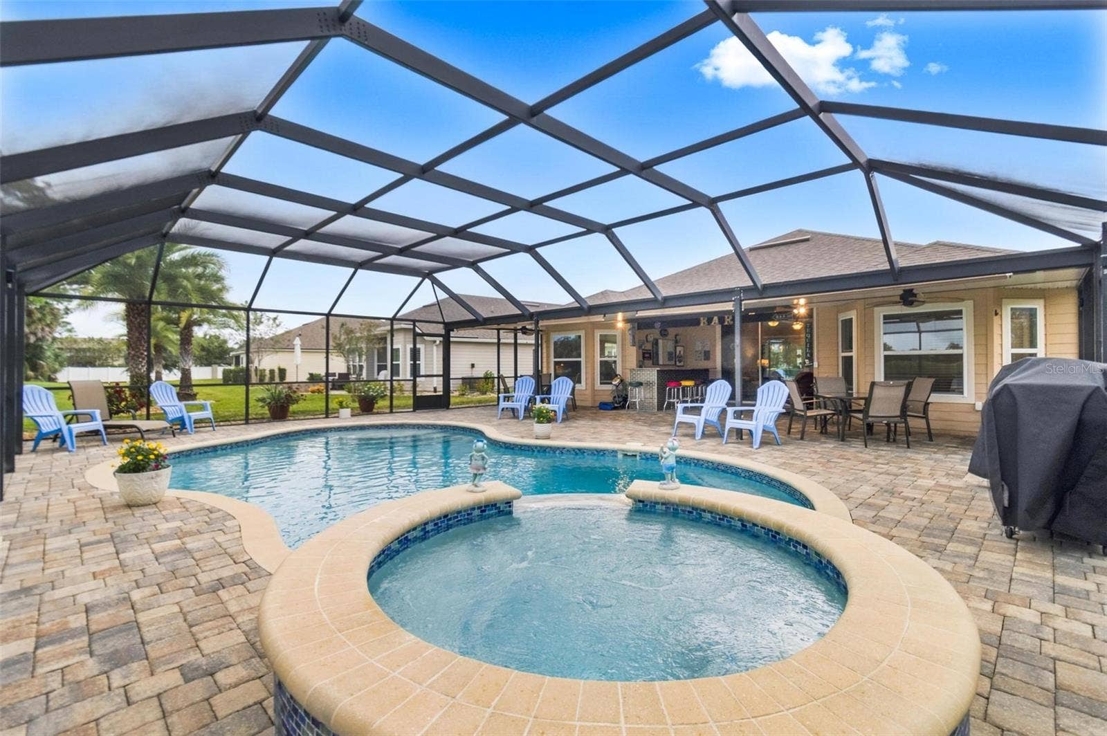 8 COUNTRY CLUB HARBOR CIRCLE, Palm Coast, FL 32137 Spa and pool