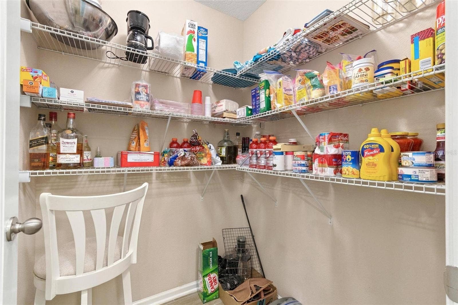 8 COUNTRY CLUB HARBOR CIRCLE, Palm Coast, FL 32137 Walk in pantry