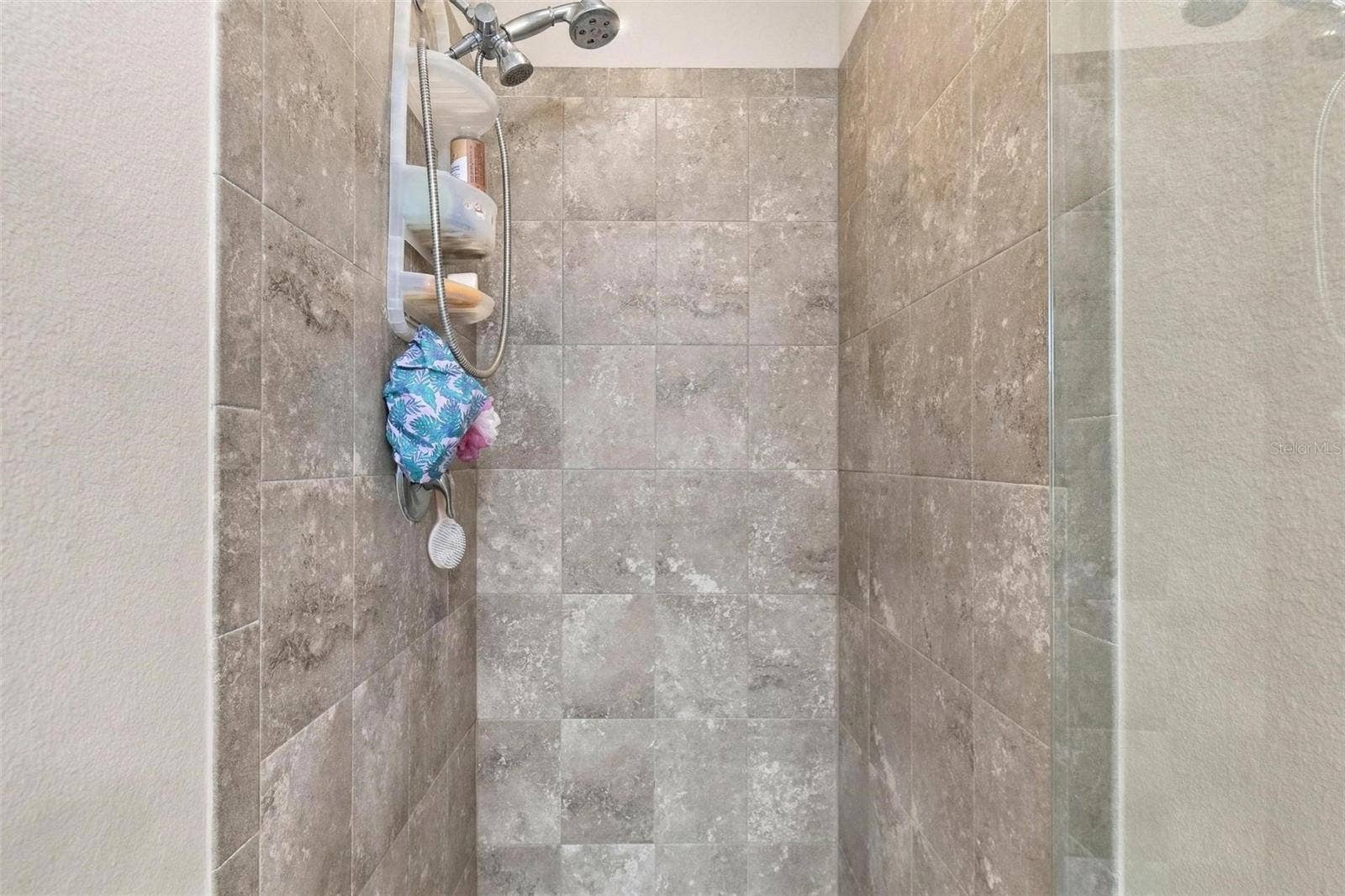 8 COUNTRY CLUB HARBOR CIRCLE, Palm Coast, FL 32137 Tiled shower
