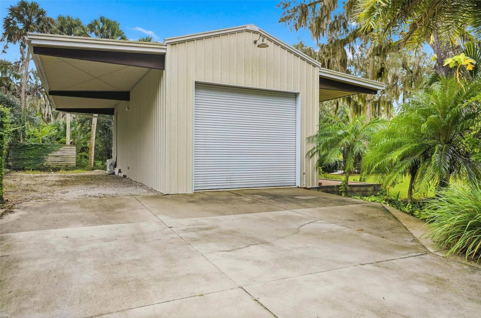 10 PAMELA PARKWAY, Palm Coast, FL 32137
