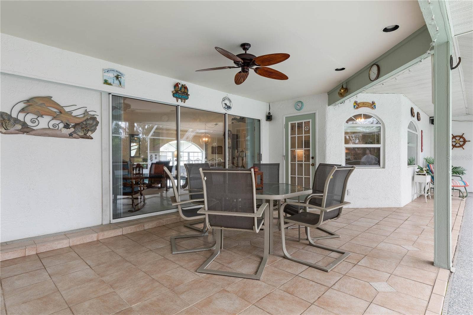 Covered Lanai Space