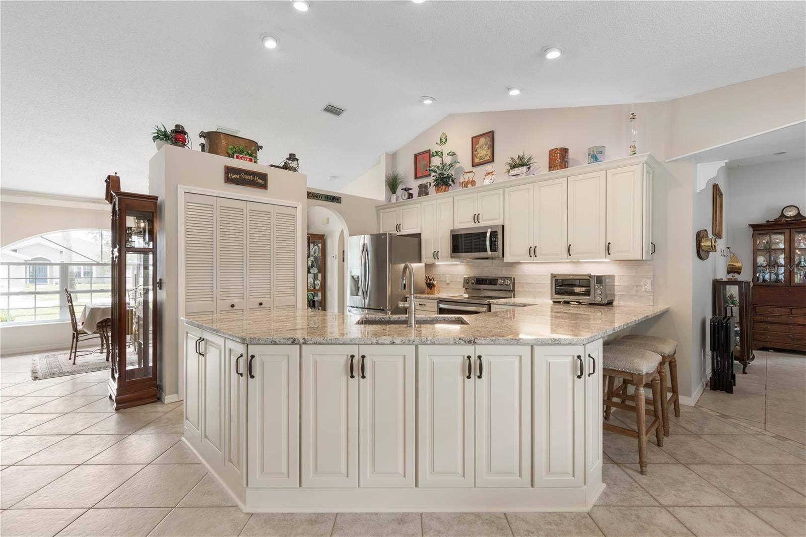New Kitchen w/ample Storage