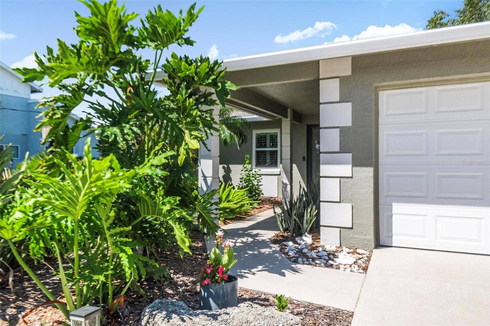 8 FLEMING COURT, Palm Coast, FL 32137 8 FLEMING COURT, Palm Coast, FL 32137