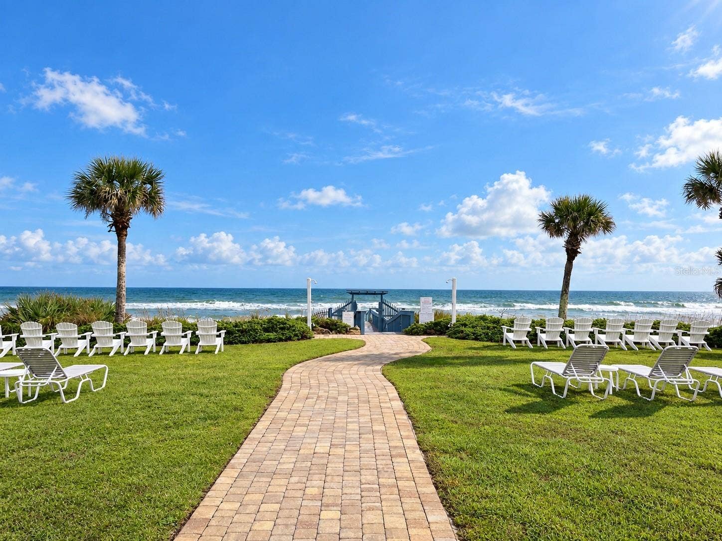 Oceanside Pool Lawn Area