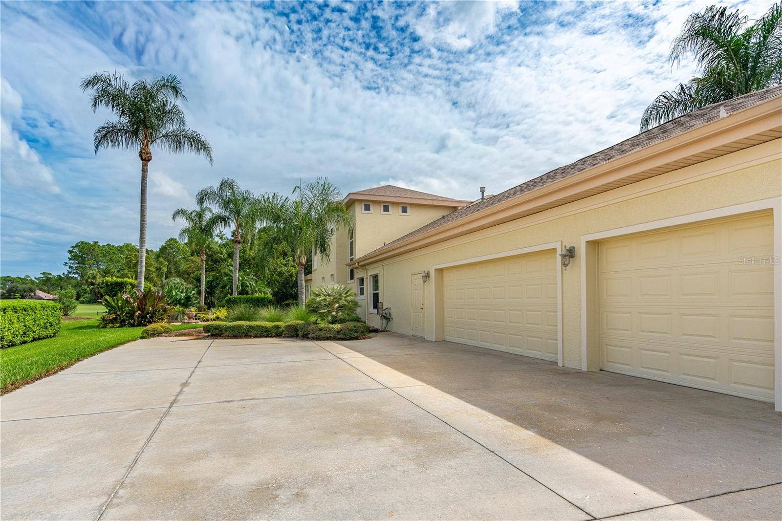 1025 W HAMPSTEAD LANE LANE, Ormond Beach, FL 32174 Driveway Additional View