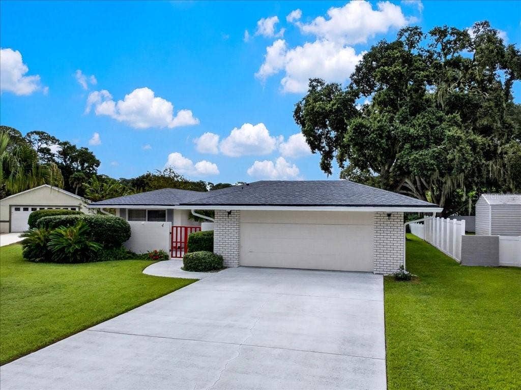 4 COOPER COURT, Palm Coast, FL 32137