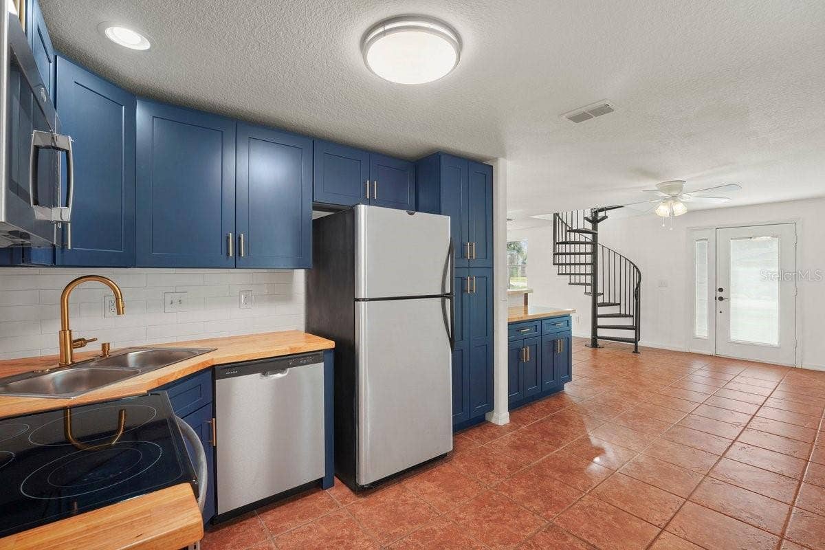 64 OCEAN SHORE DRIVE, Ormond Beach, FL 32176 64 OCEAN SHORE DRIVE, Ormond Beach, FL 32176