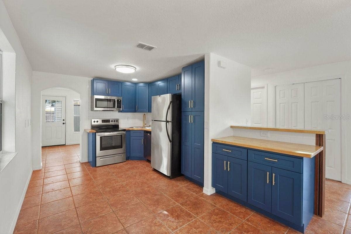 64 OCEAN SHORE DRIVE, Ormond Beach, FL 32176 64 OCEAN SHORE DRIVE, Ormond Beach, FL 32176