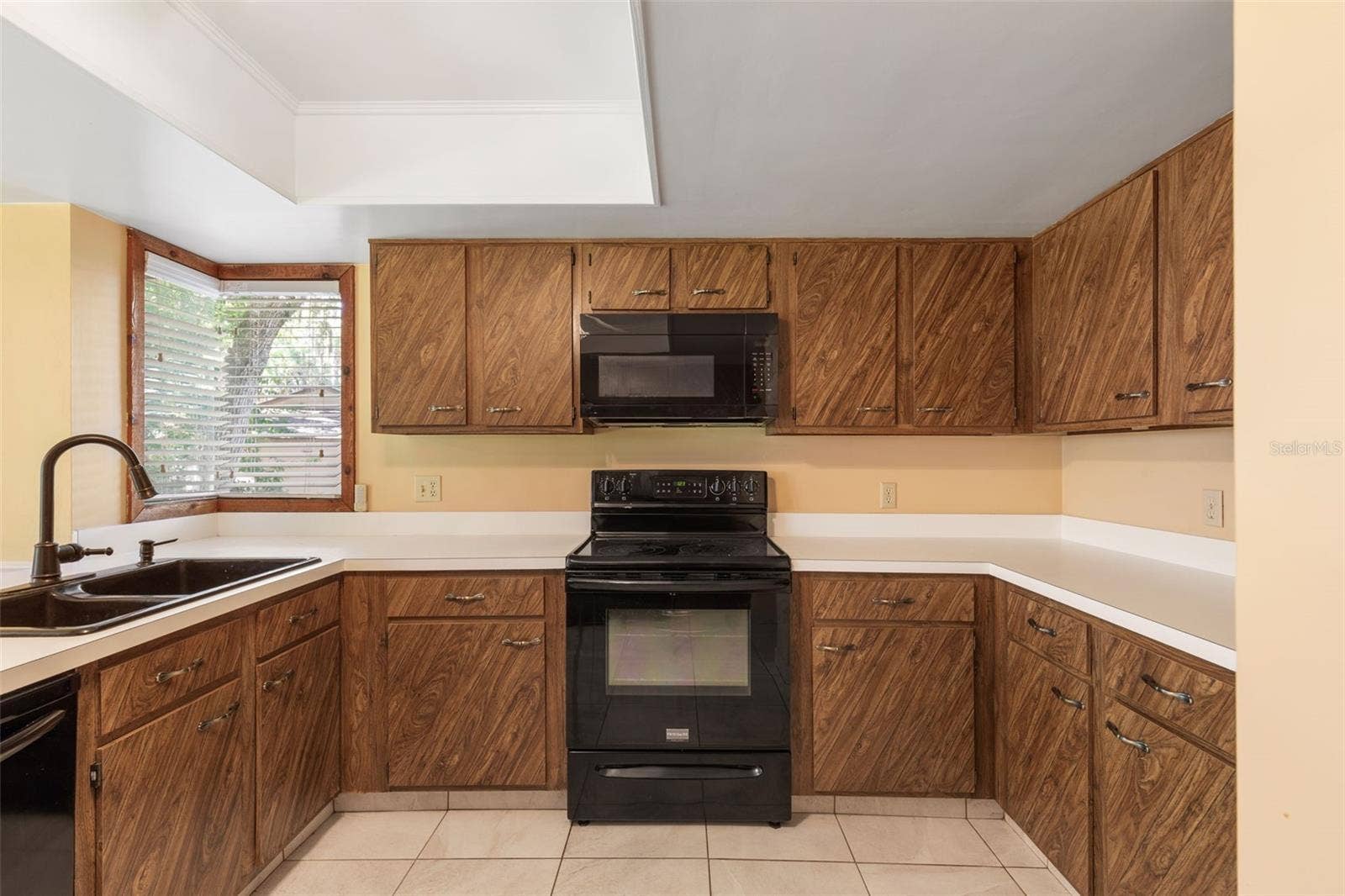 20 MID OAKS CIRCLE, Palm Coast, FL 32137 20 Mid Oaks Kitchen