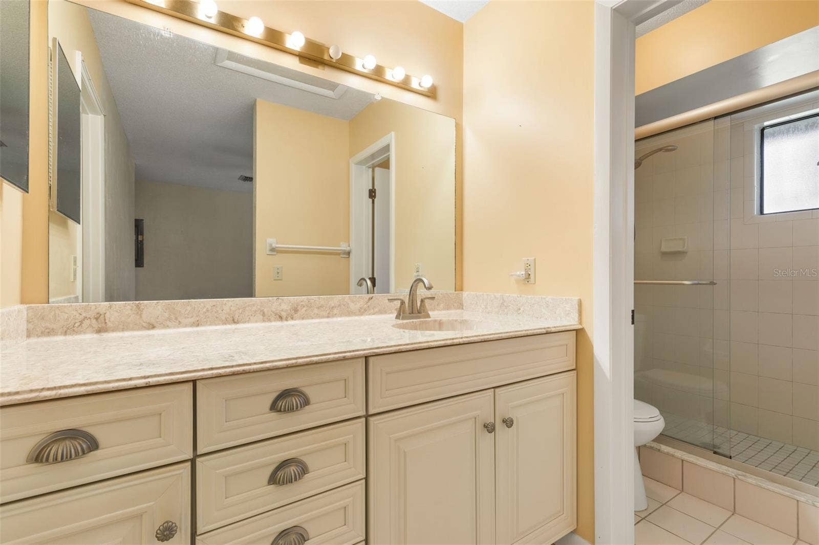 20 MID OAKS CIRCLE, Palm Coast, FL 32137 20 Mid Oaks Primary Bath