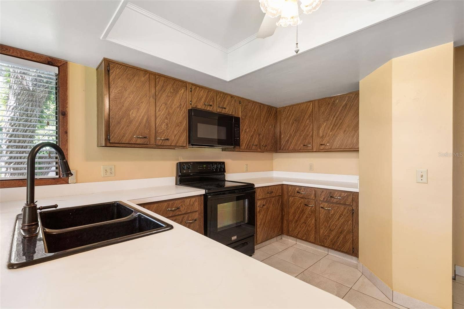 20 MID OAKS CIRCLE, Palm Coast, FL 32137 20 Mid Oaks Kitchen