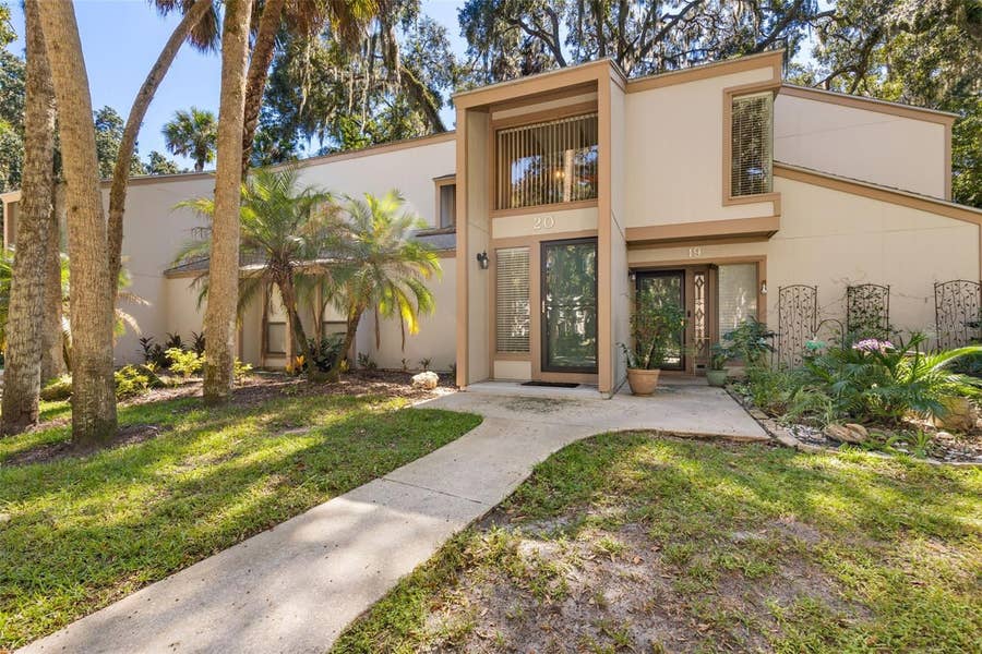 Property photo for 20 MID OAKS CIRCLE, Palm Coast, FL