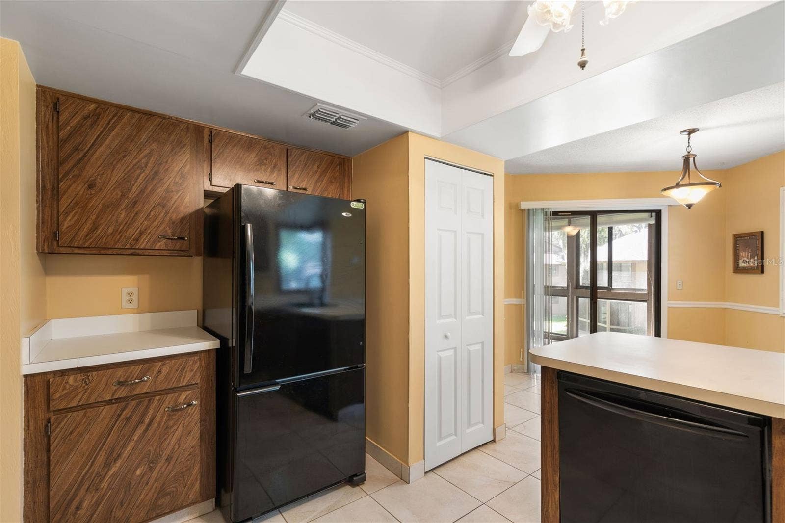 20 MID OAKS CIRCLE, Palm Coast, FL 32137 20 Mid Oaks Kitchen