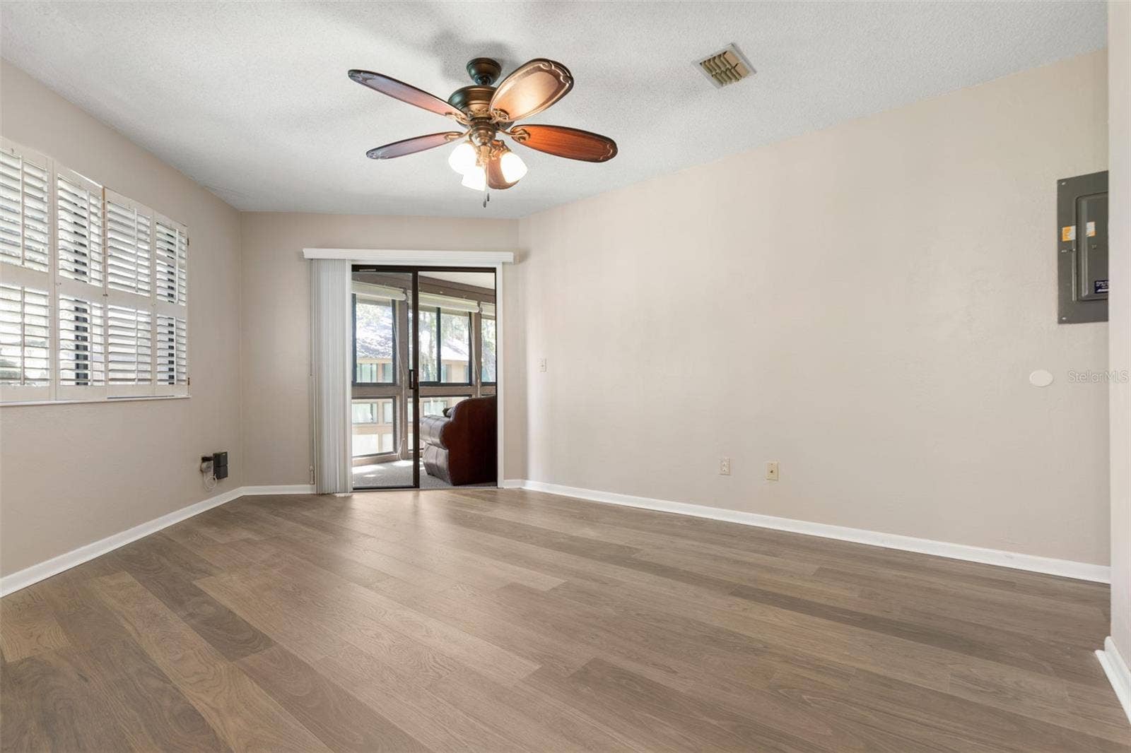 20 MID OAKS CIRCLE, Palm Coast, FL 32137 20 Mid Oaks Primary