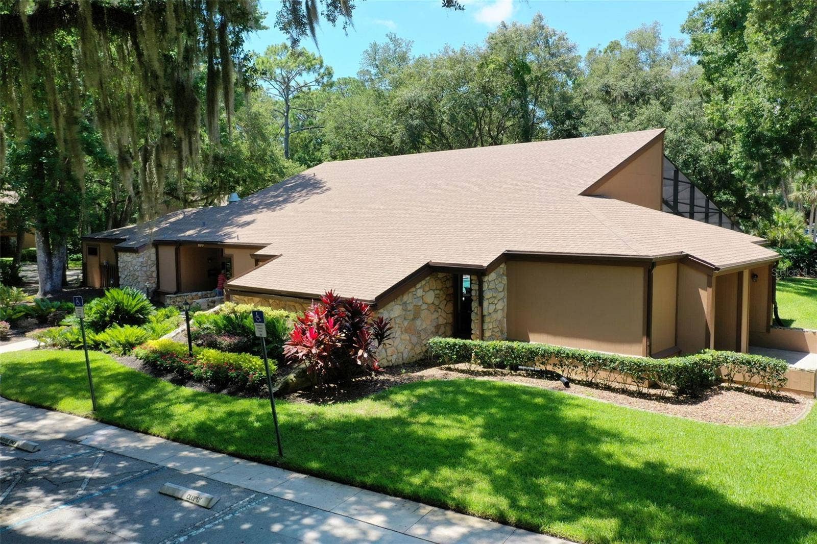 20 MID OAKS CIRCLE, Palm Coast, FL 32137 20 Mid Oaks Club House