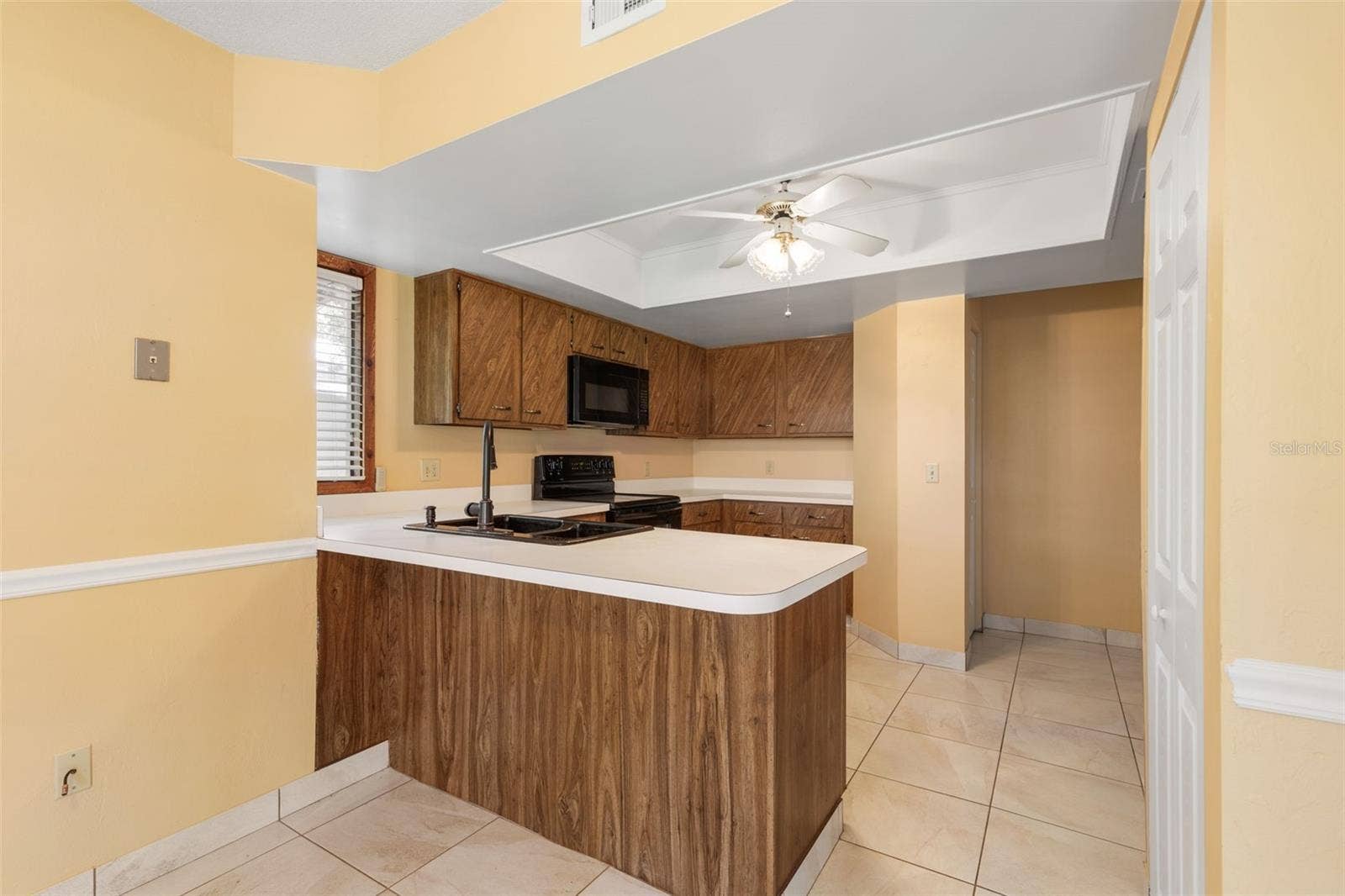 20 MID OAKS CIRCLE, Palm Coast, FL 32137 20 Mid Oaks Kitchen