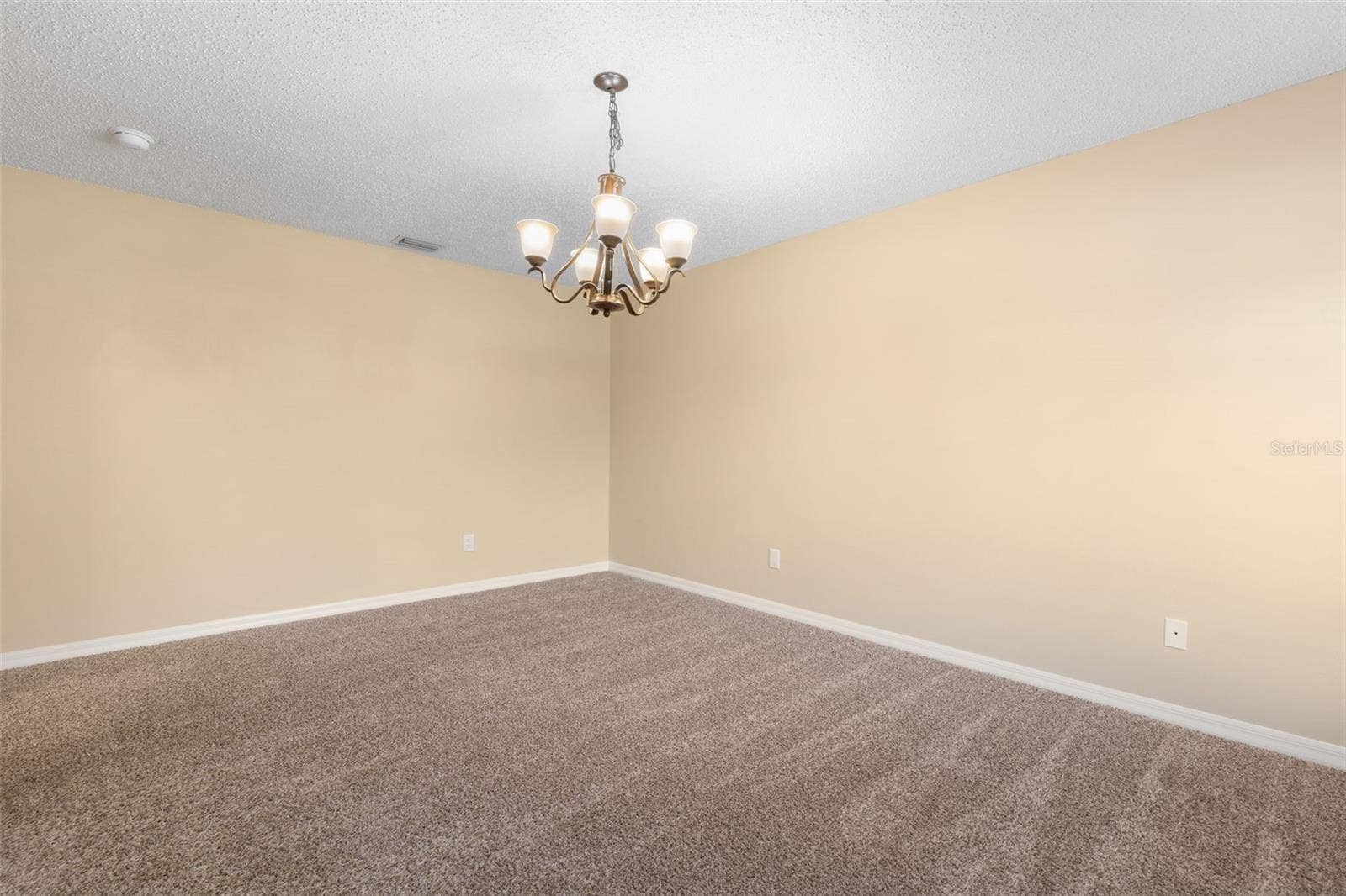 46 RICKENBACKER DRIVE, Palm Coast, FL 32164 46 RICKENBACKER DRIVE, Palm Coast, FL 32164