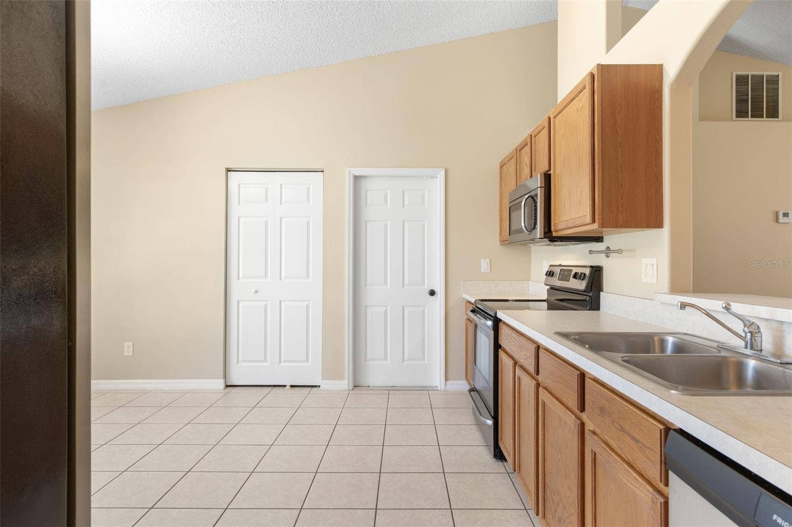 46 RICKENBACKER DRIVE, Palm Coast, FL 32164 46 RICKENBACKER DRIVE, Palm Coast, FL 32164