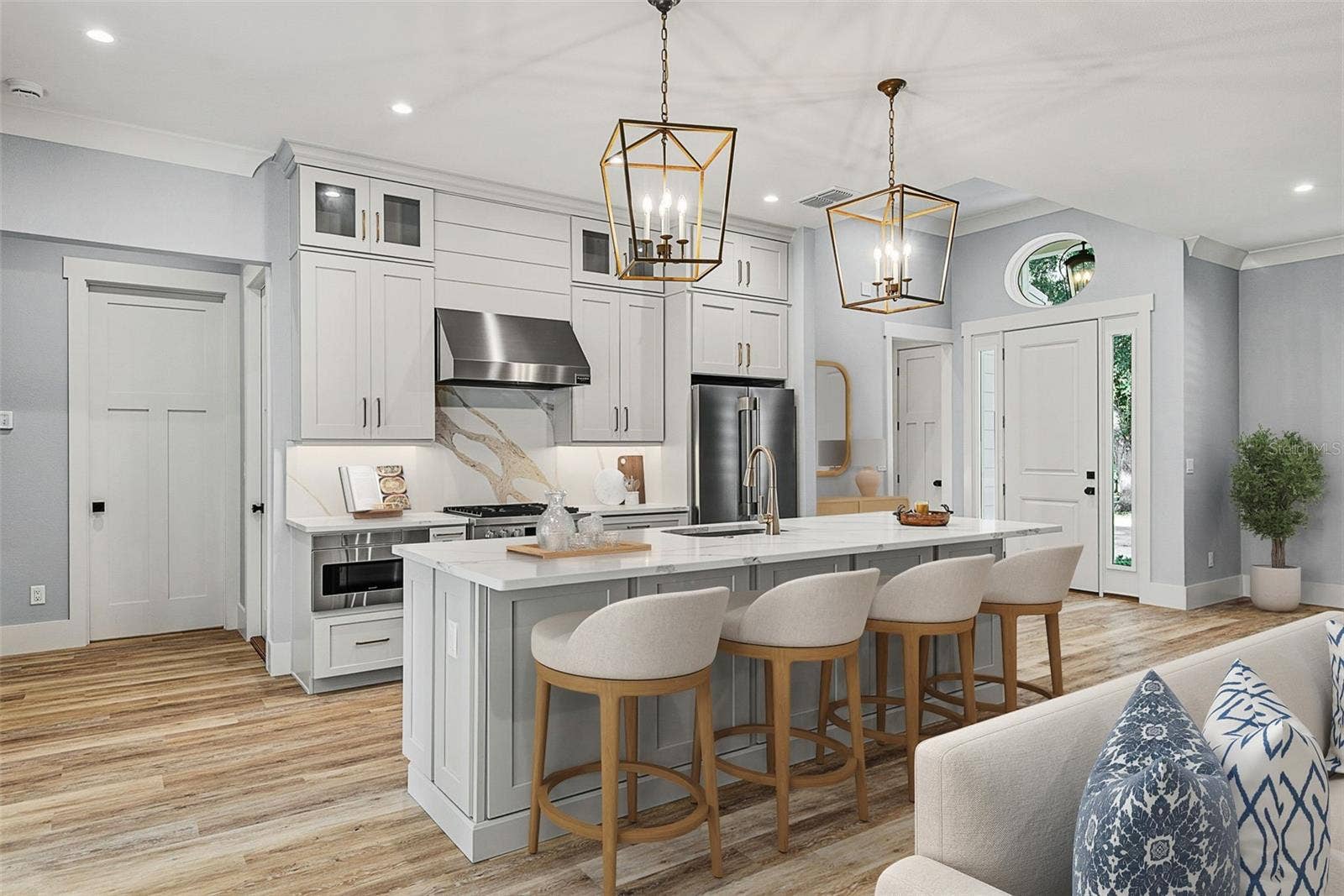 Breakfast Island to Kitchen