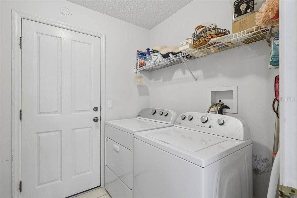 Laundry room with Sink and Storage
