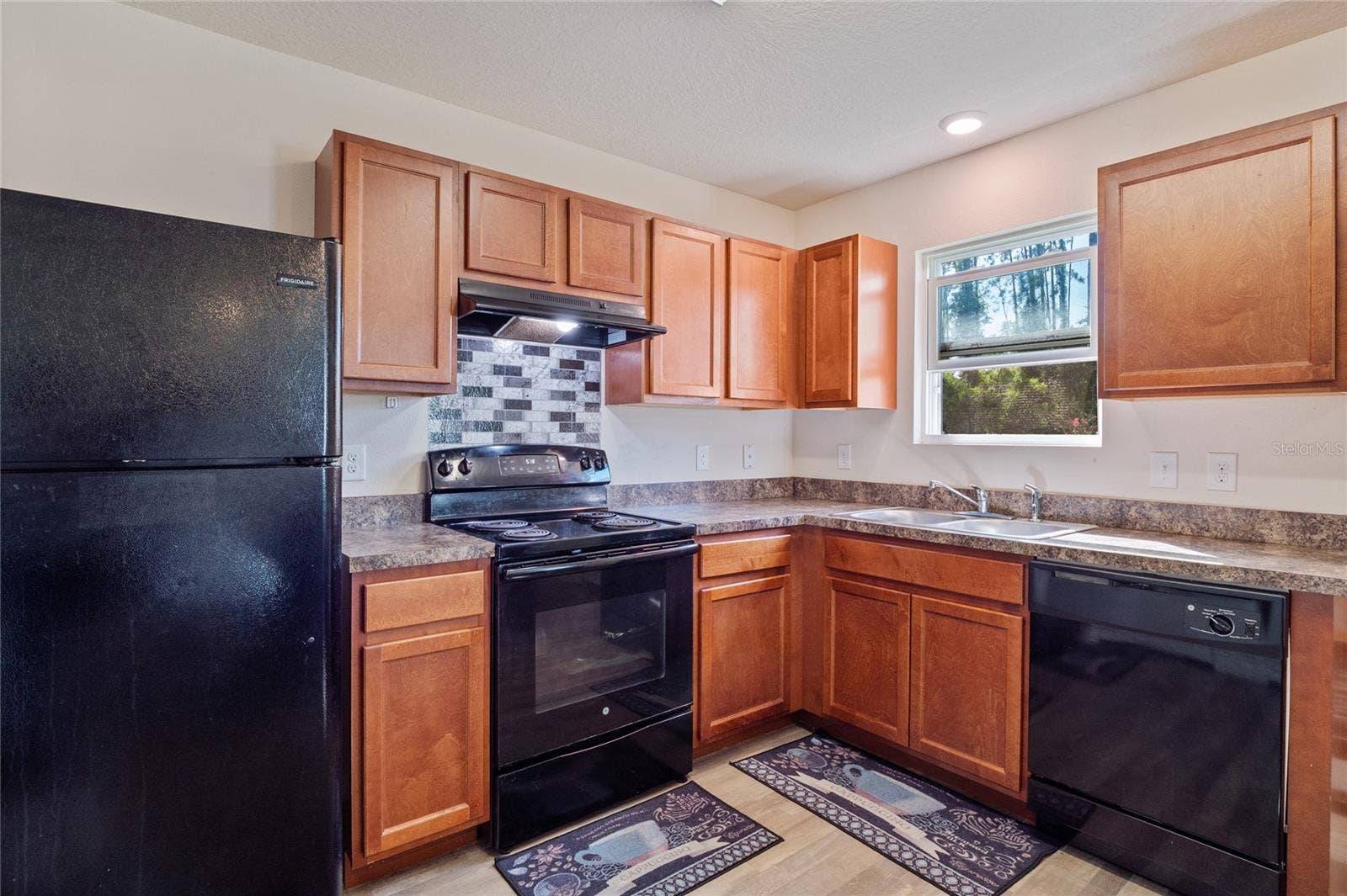 33 POINDEXTER LANE, Palm Coast, FL 32164 33 POINDEXTER LANE, Palm Coast, FL 32164