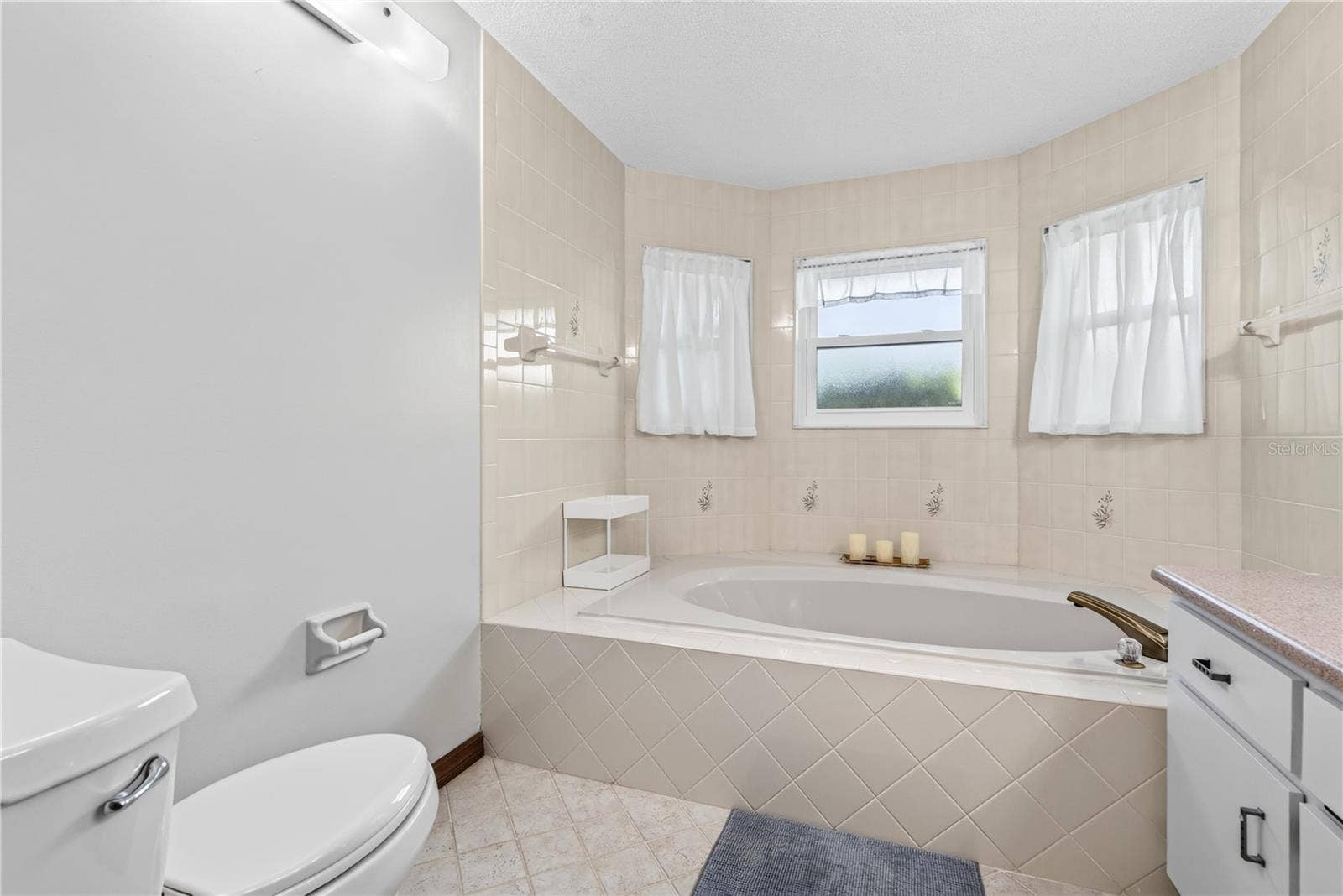 32 KINGSLEY CIRCLE, Ormond Beach, FL 32174 32 KINGSLEY CIRCLE, Ormond Beach, FL 32174