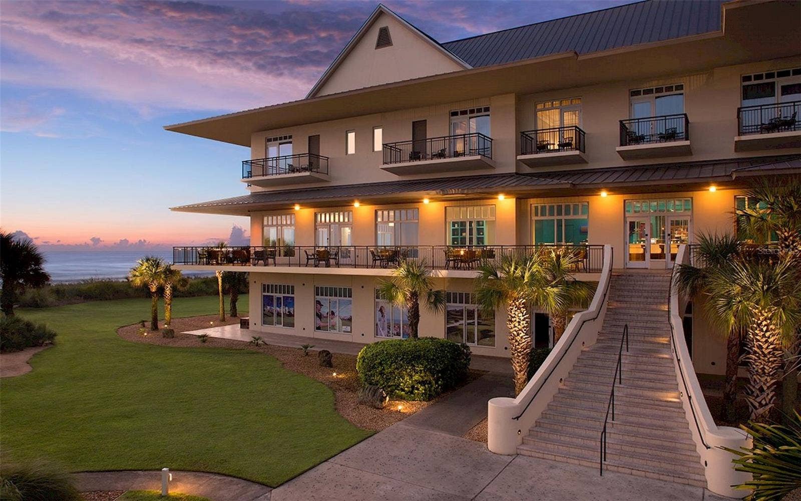 200 OCEAN CREST DRIVE, #553, Palm Coast, FL 32137 The Lodge