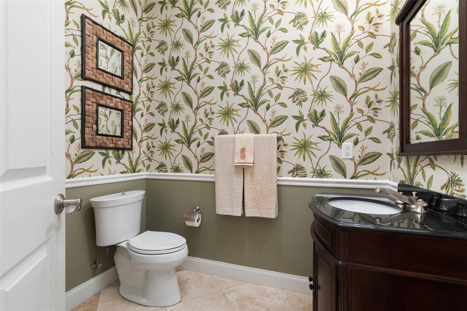 200 OCEAN CREST DRIVE, #553, Palm Coast, FL 32137 200 OCEAN CREST DRIVE, #553, Palm Coast, FL 32137