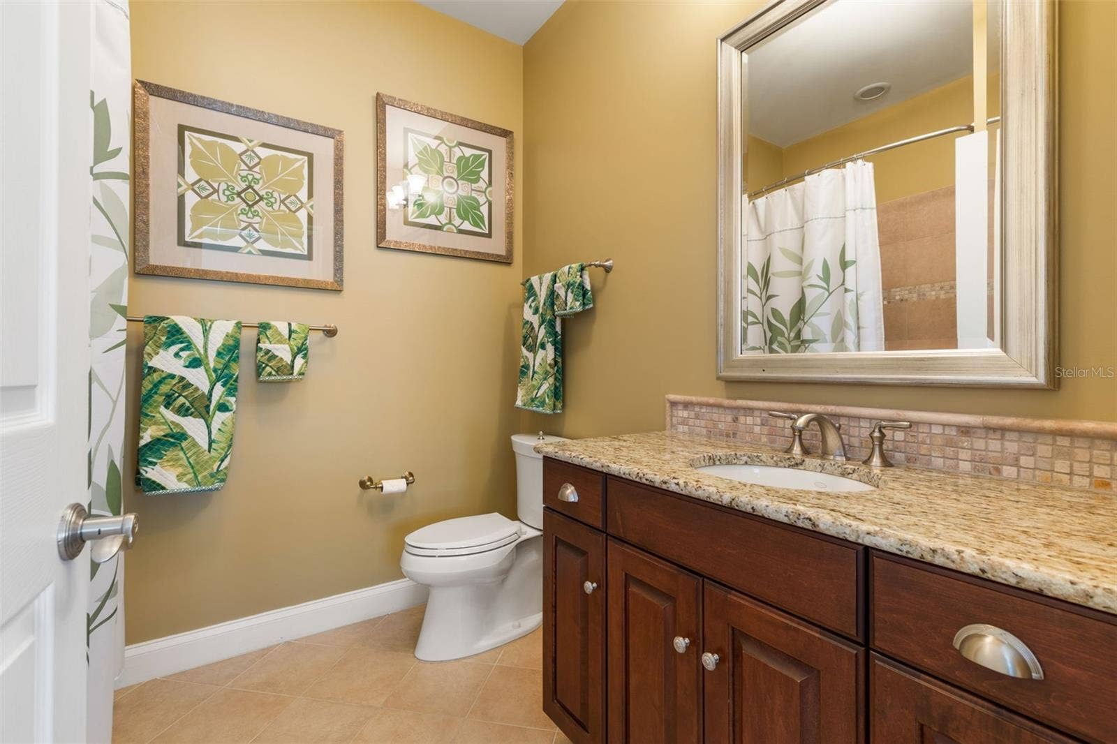 200 OCEAN CREST DRIVE, #553, Palm Coast, FL 32137 200 OCEAN CREST DRIVE, #553, Palm Coast, FL 32137