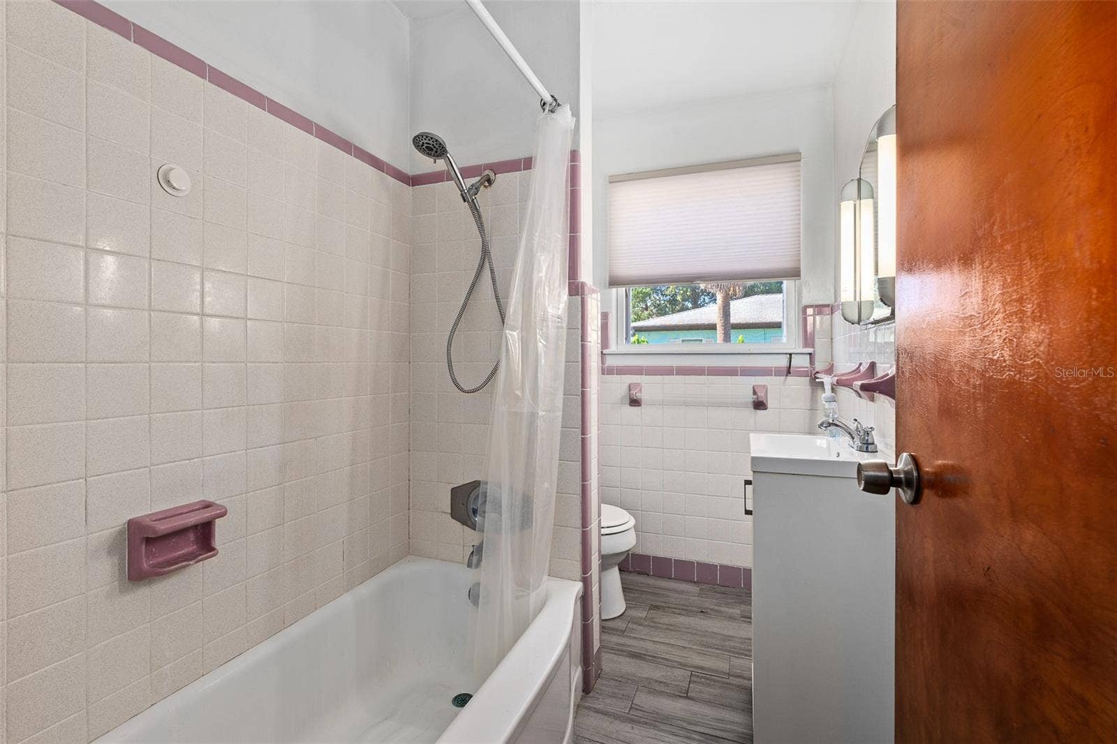 231 N RIDGEWOOD AVENUE, Ormond Beach, FL 32174 231 N RIDGEWOOD AVENUE, Ormond Beach, FL 32174
