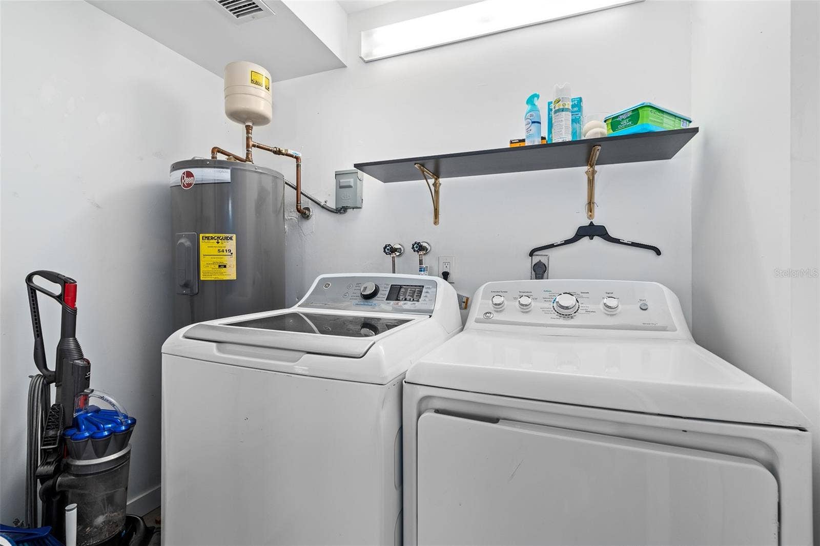 231 N RIDGEWOOD AVENUE, Ormond Beach, FL 32174 231 N RIDGEWOOD AVENUE, Ormond Beach, FL 32174
