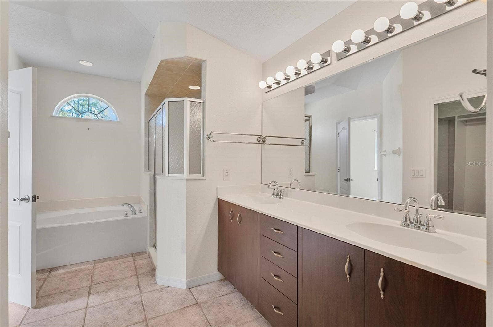 136 BOULDER ROCK DRIVE, Palm Coast, FL 32137 136 BOULDER ROCK DRIVE, Palm Coast, FL 32137