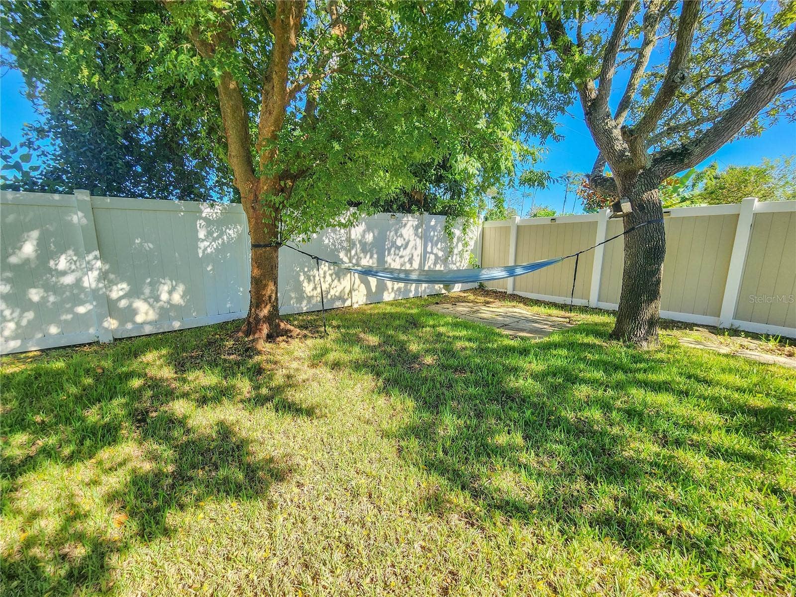 118 FERNDALE LANE, Palm Coast, FL 32137 Side yard