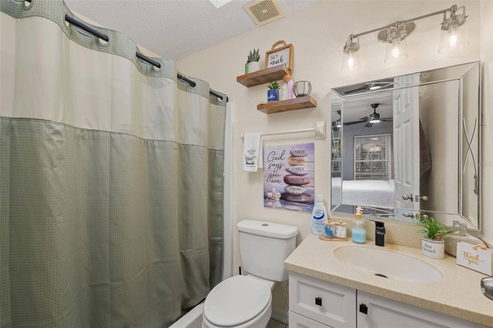37 POSTMAN LANE, Palm Coast, FL 32164 37 POSTMAN LANE, Palm Coast, FL 32164