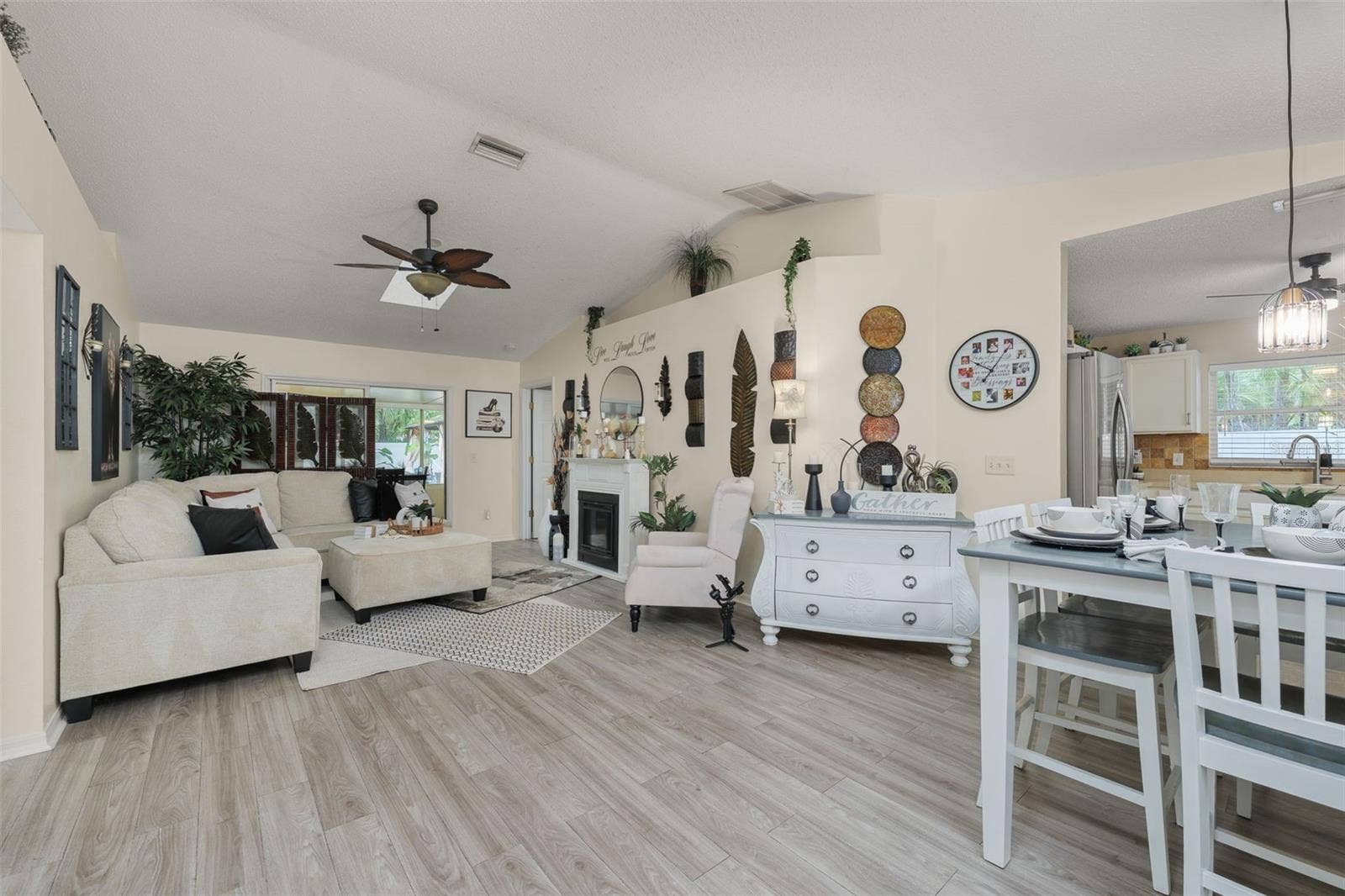 37 POSTMAN LANE, Palm Coast, FL 32164 37 POSTMAN LANE, Palm Coast, FL 32164