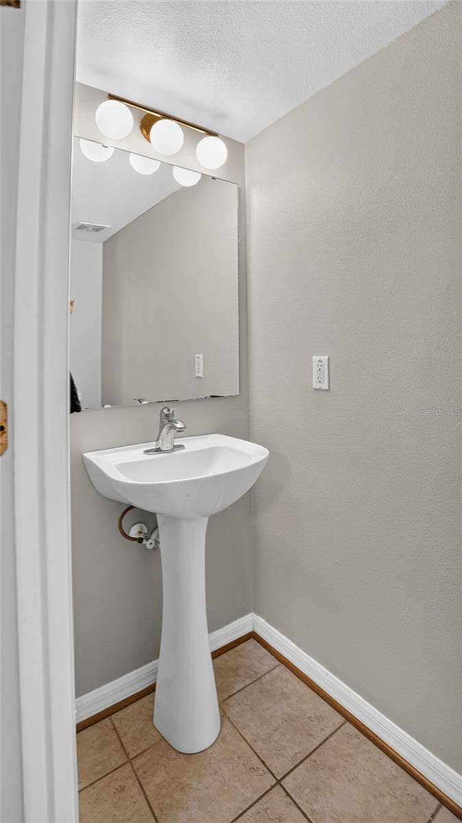 70 BARRINGTON DRIVE, Palm Coast, FL 32137 70 BARRINGTON DRIVE, Palm Coast, FL 32137