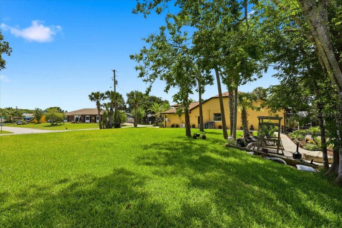 27 COTTONWOOD COURT, Palm Coast, FL 32137
