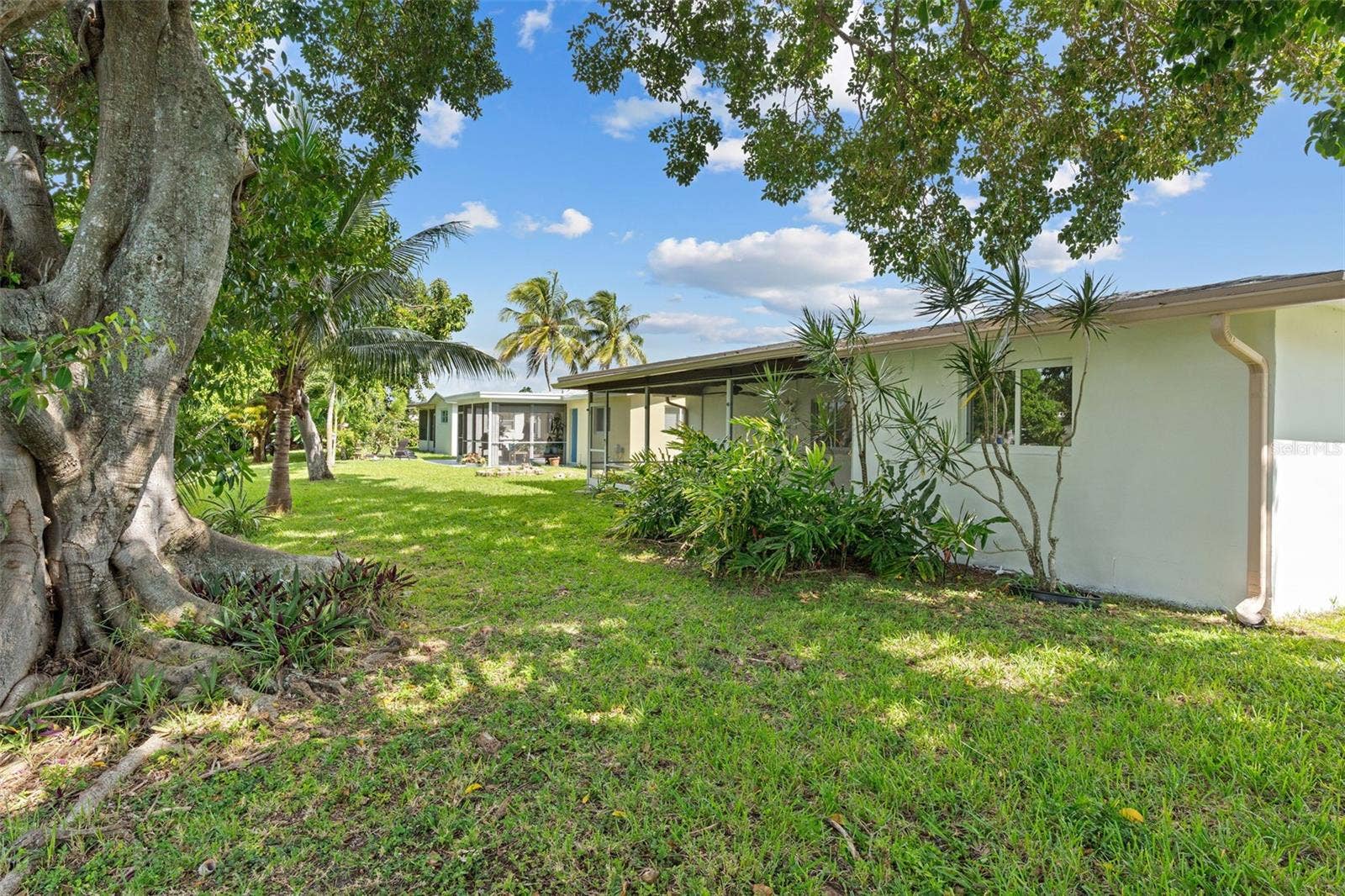 1045 NW 69TH AVENUE, Margate, FL 33063 1045 NW 69TH AVENUE, Margate, FL 33063