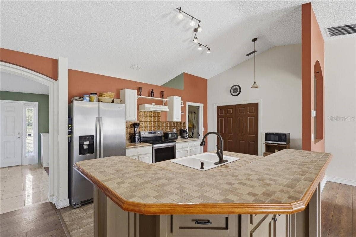 92 ROBINSON DRIVE, Palm Coast, FL 32164