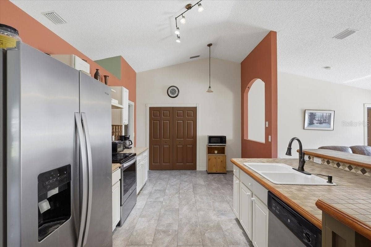 92 ROBINSON DRIVE, Palm Coast, FL 32164